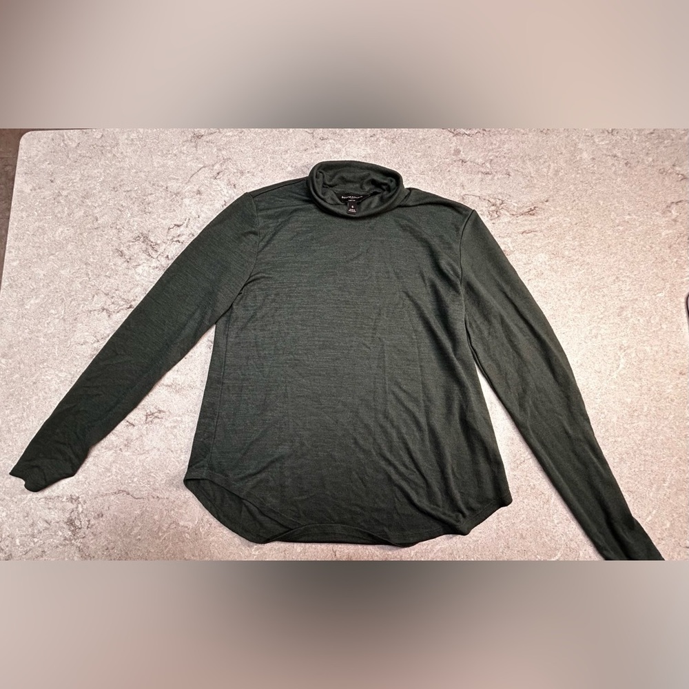 Small Dark Green turtleneck long sleeve from Banana Republic